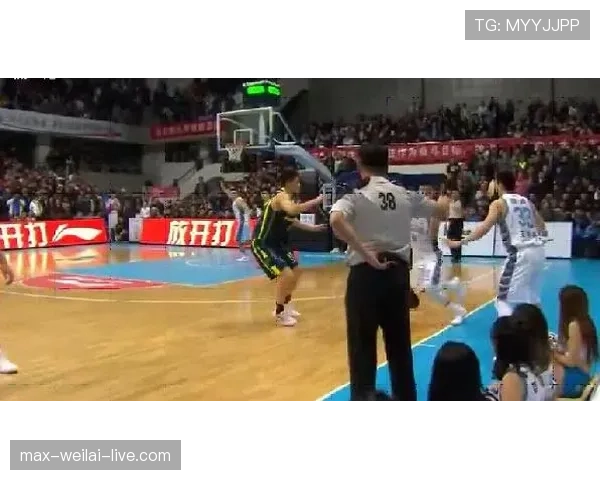 人墙规则详解：十码线、侵入与裁判判罚