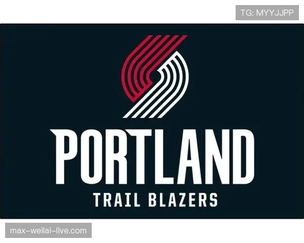 易建联家里冰箱贴都是NBA球队logo，连牛奶盒都按训练时间表排好